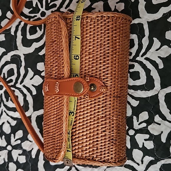 Rattan crossbody bag - Picture 6 of 10